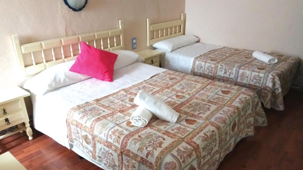 Pension Lisdos Севилья Экстерьер фото