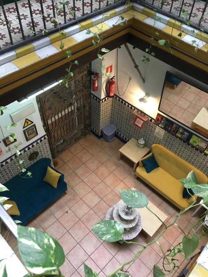 Pension Lisdos Севилья Экстерьер фото