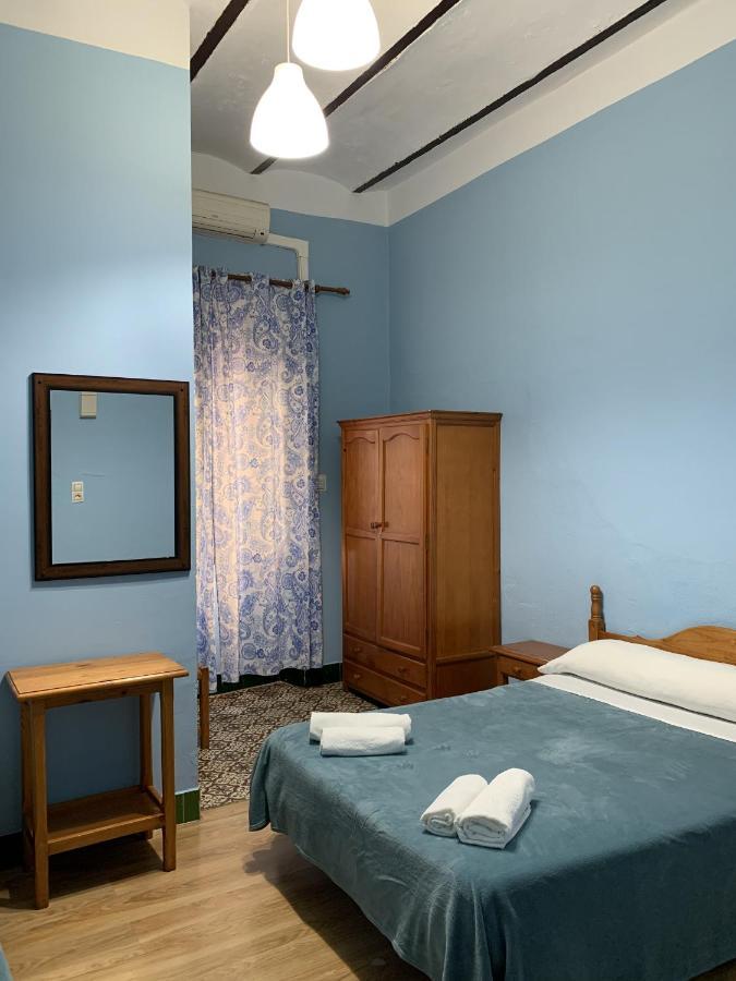 Pension Lisdos Севилья Экстерьер фото